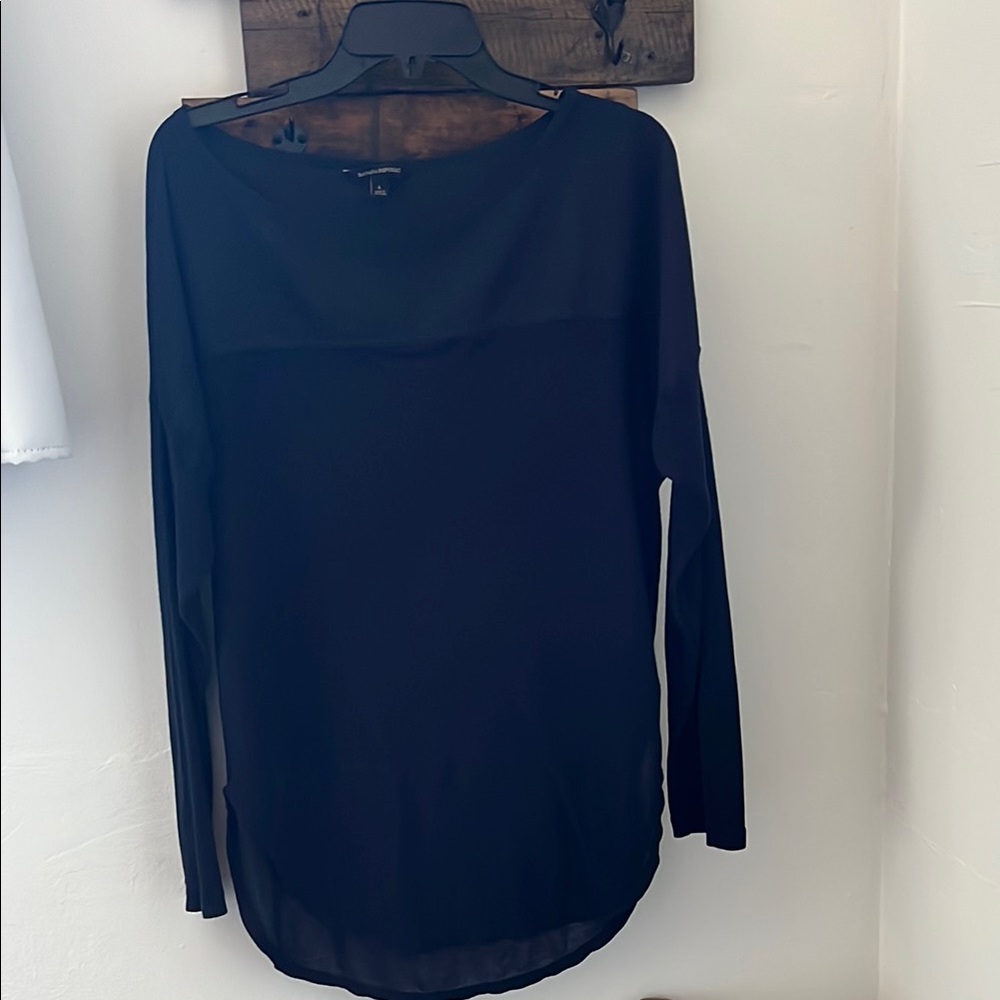 Banana Republic Women's Navy Long Sleeve Top, large, excellent condition